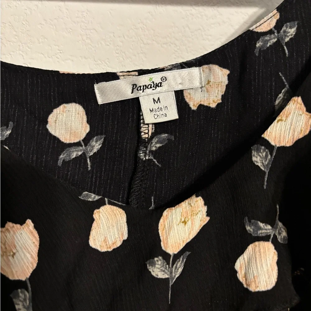 Floral Ruffle Black Top - Picture 3 of 4